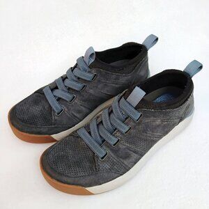 LL Bean Women's size 9 M Vista Slip On Low Suede Blue Hiking Trail Shoes 508519